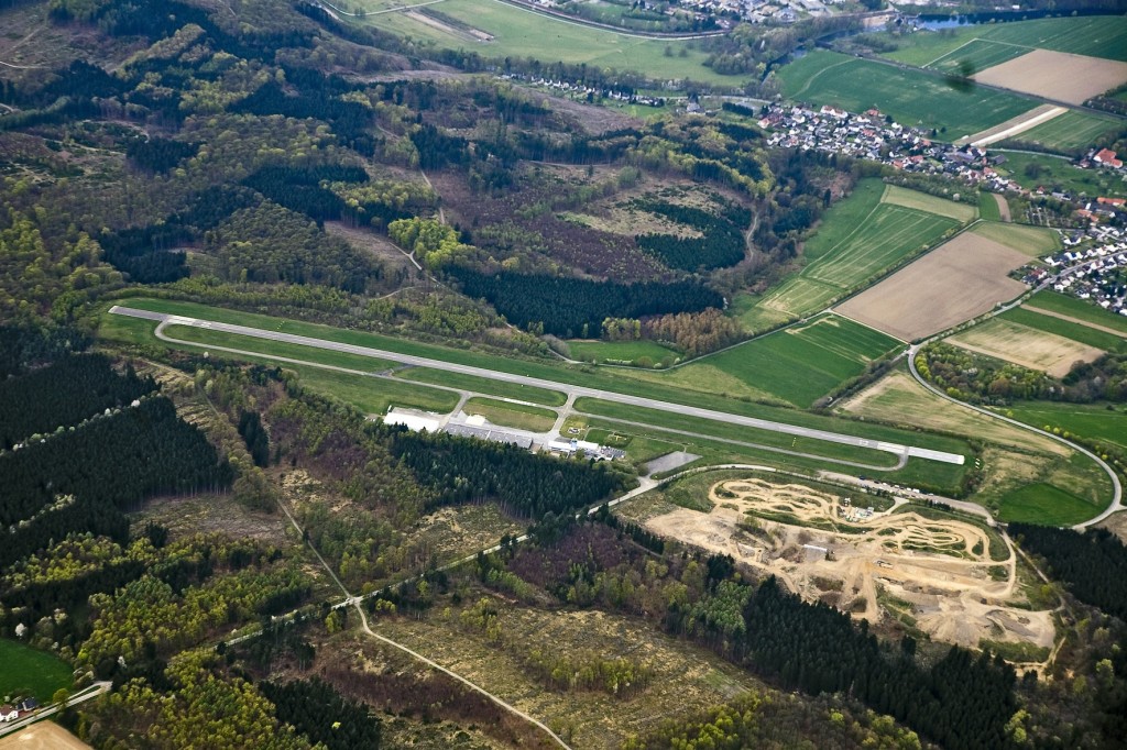 Unser Nachbarflugplatz "Arnsberg-Menden".