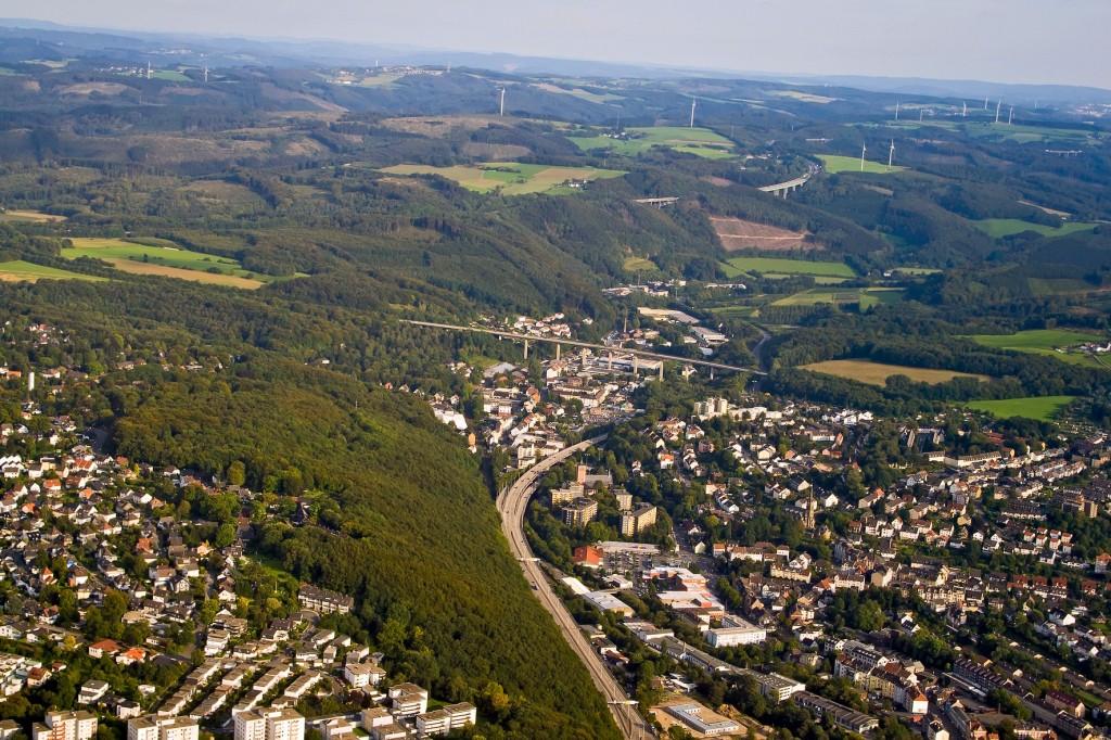 Städte und Naturlandschaften grenzen aneinander, wie hier in der Nähe von Hagen.