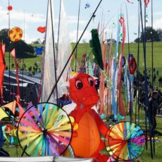 Bunter Himmel über Barge – Drachenfest 2024